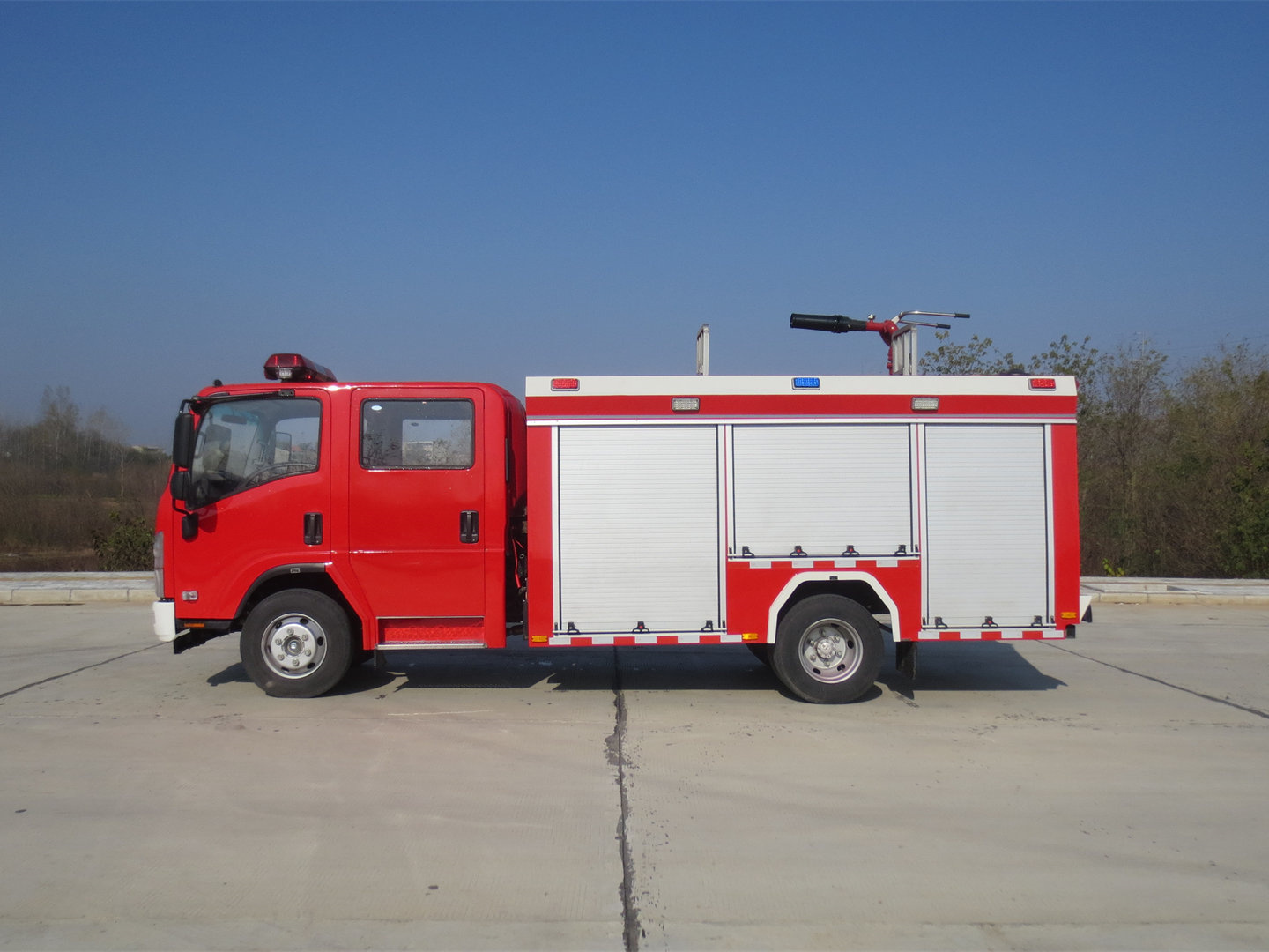 五十鈴3.5噸水罐消防車