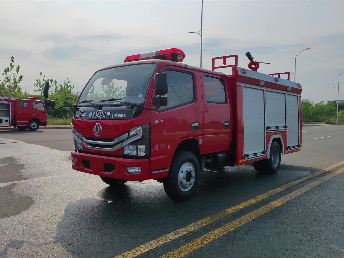 東風(fēng)2.5噸水罐消防車