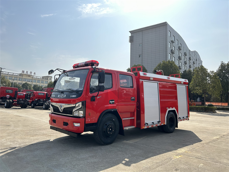 東風(fēng)5噸水罐消防車