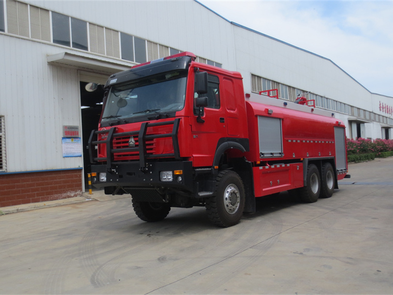 四驅9噸后雙橋泡沫消防車